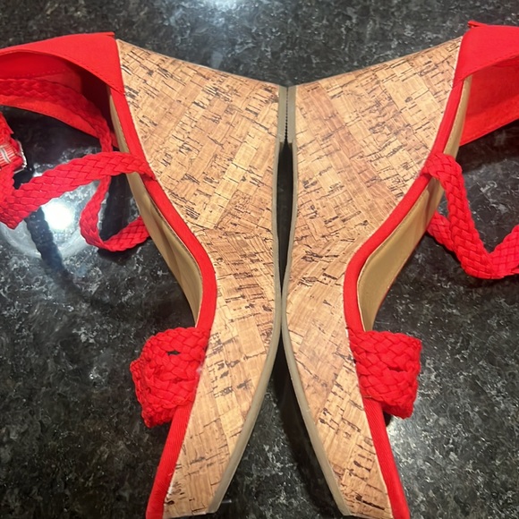 Beautiful red Heels 👠 - Picture 3 of 5